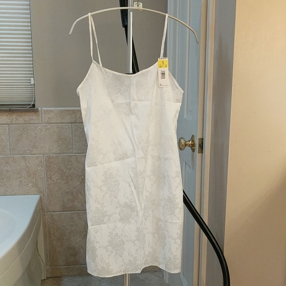 🎉 host pick 🎉 Bridal white floral on white nightgown